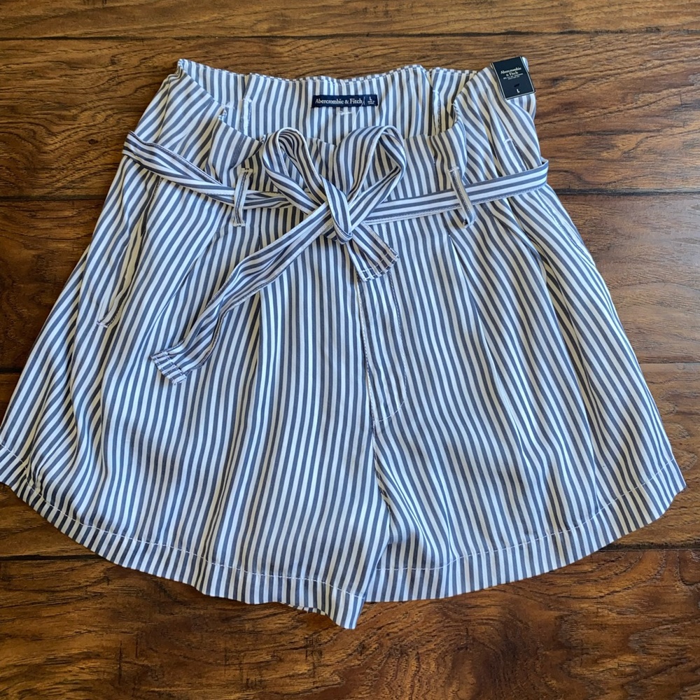 Blue and White Stripe Shorts Size L super soft Abercrombie & Fitch